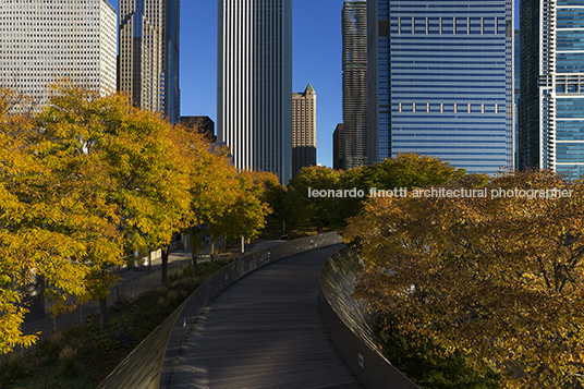 jay pritzker bandshell - millennium park frank o. gehry