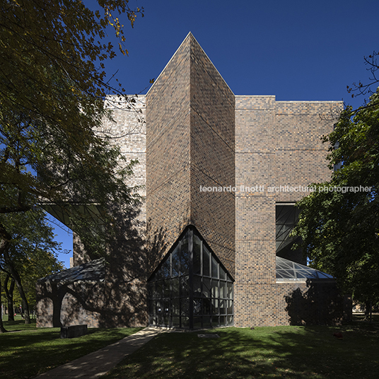 uic architecture and art building walter a. netsch