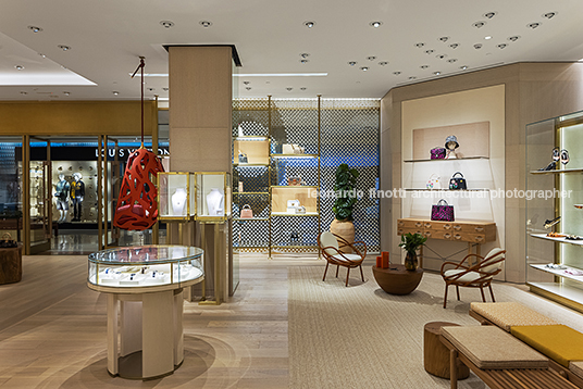 louis vuitton feminina - iguatemi lv