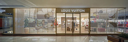 louis vuitton feminina - iguatemi lv