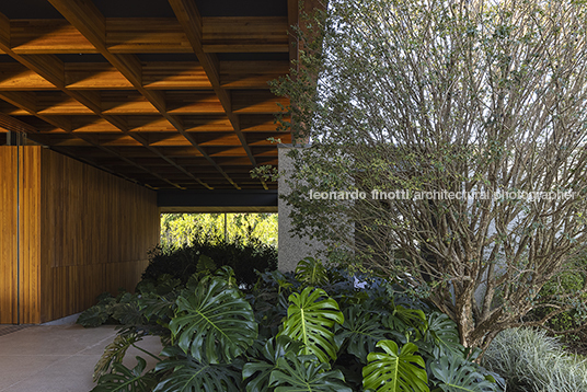 casa rcn - fazenda boa vista jacobsen arquitetura