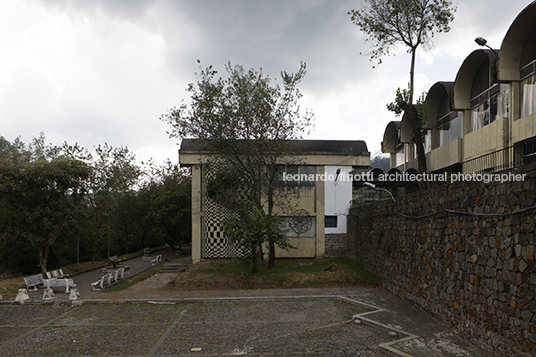 facultad de arquitectura y urbanismo - universidad central de ecuador luis oleas