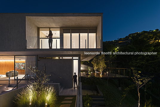 casa sl mach arquitetos