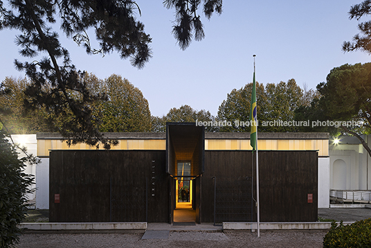 pavilhão brasileiro na bienal de veneza gabriela de matos