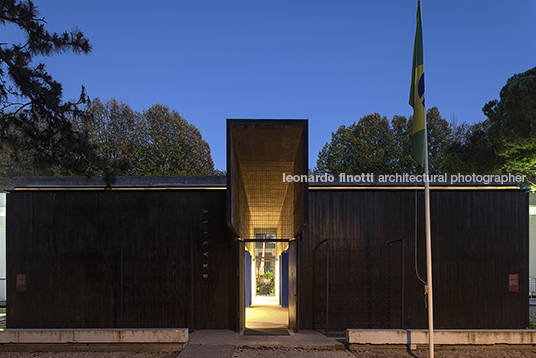 pavilhão brasileiro na bienal de veneza gabriela de matos