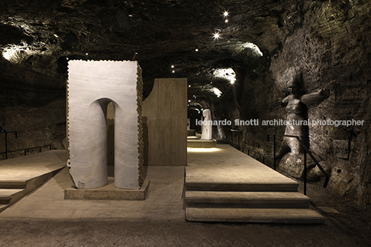 museo subterráneo monumental 180 metros/ catedral de sal yemail arquitectura