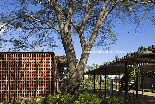 cozinha+loja comunitária mach arquitetos