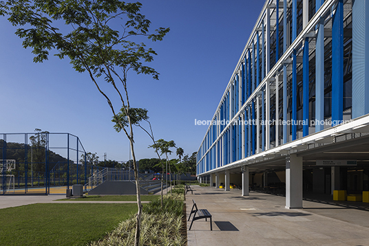 escola de referência fiesc ark7 arquitetos