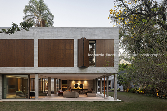 casa no morumbi luiz paulo andrade arquitetos